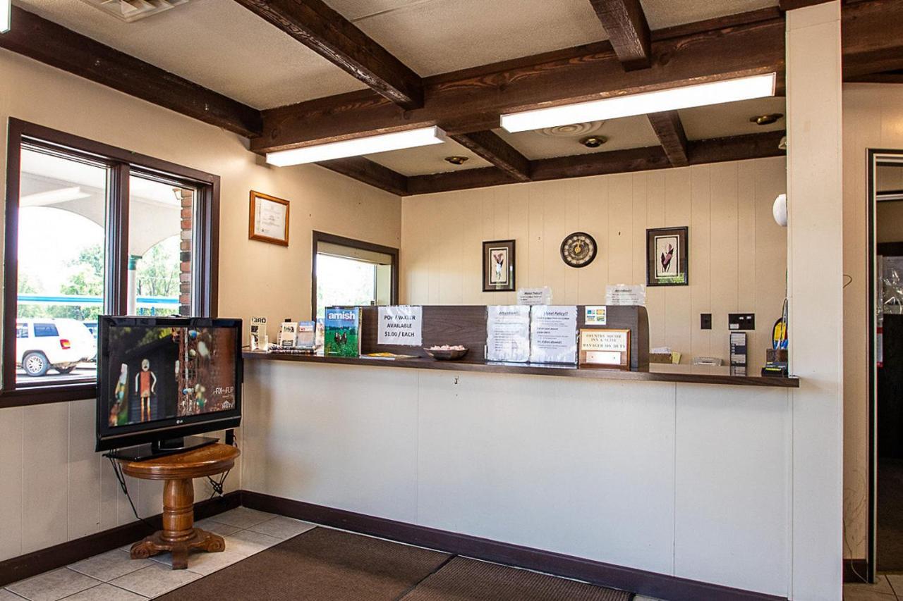 Country Squire Inn And Suites Coshocton Екстериор снимка