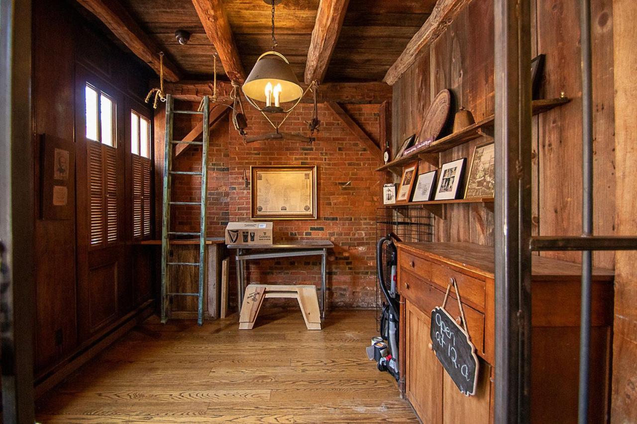 Country Squire Inn And Suites Coshocton Екстериор снимка