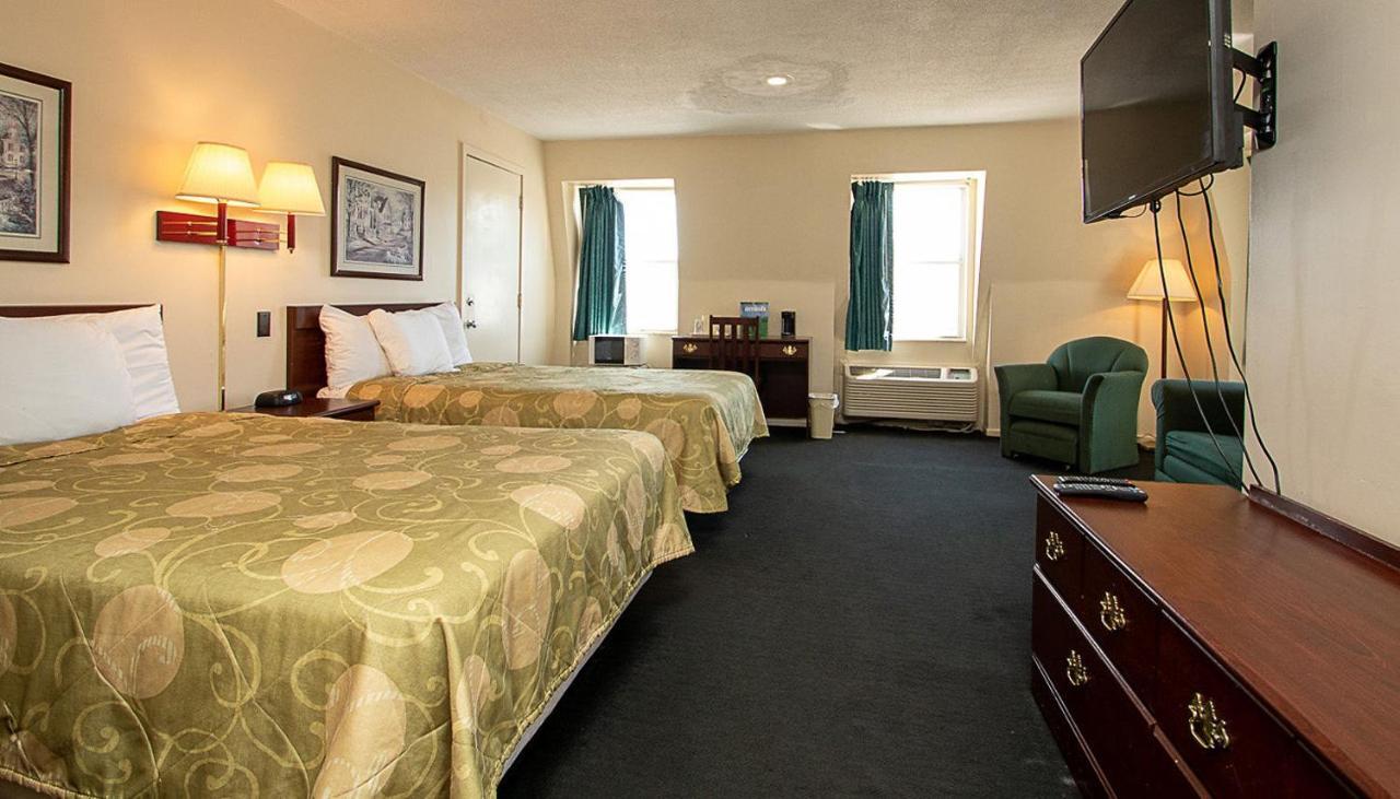 Country Squire Inn And Suites Coshocton Екстериор снимка