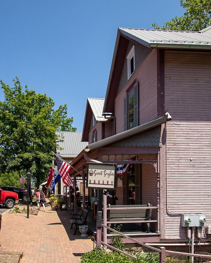 Country Squire Inn And Suites Coshocton Екстериор снимка
