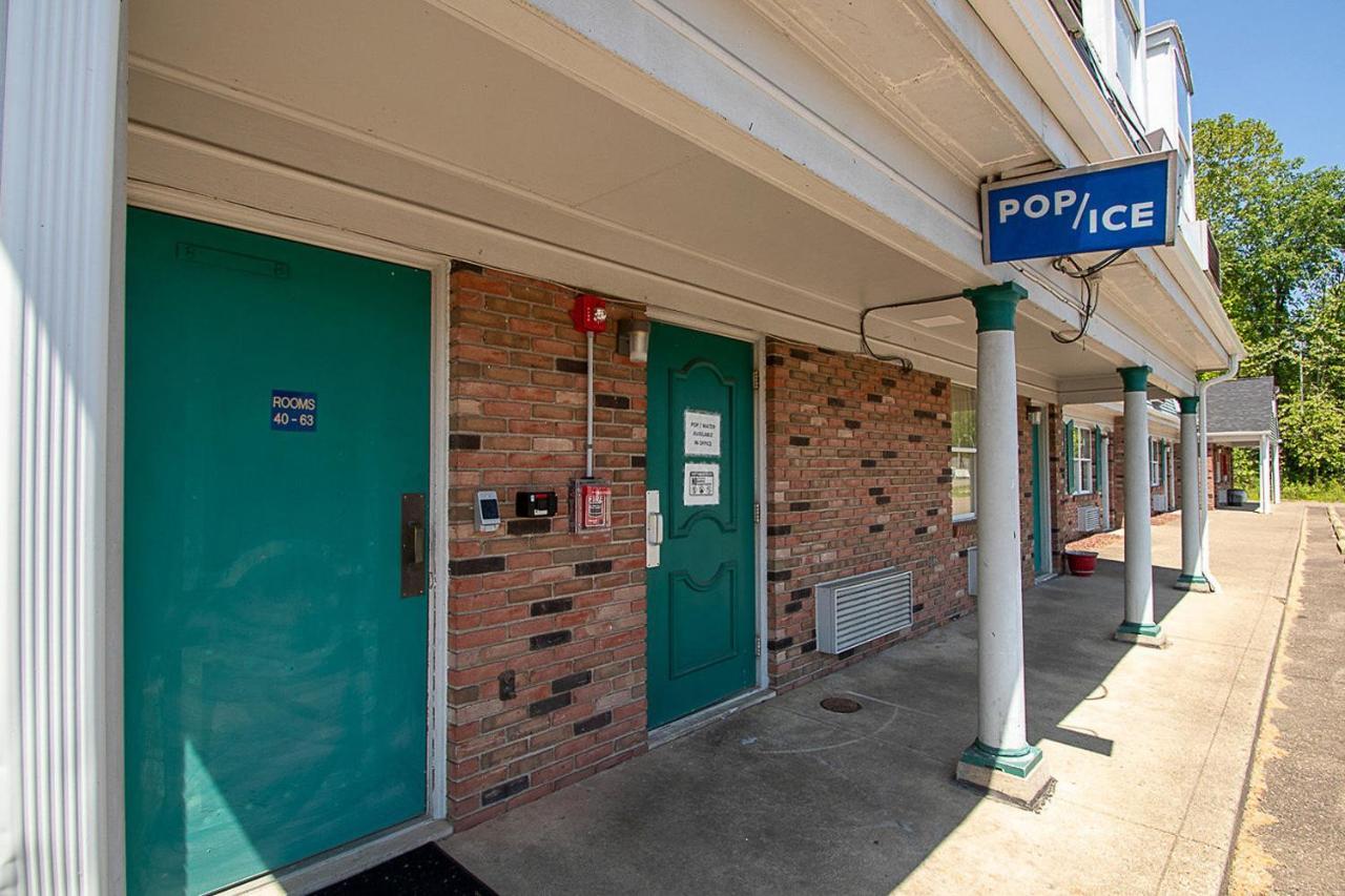 Country Squire Inn And Suites Coshocton Екстериор снимка