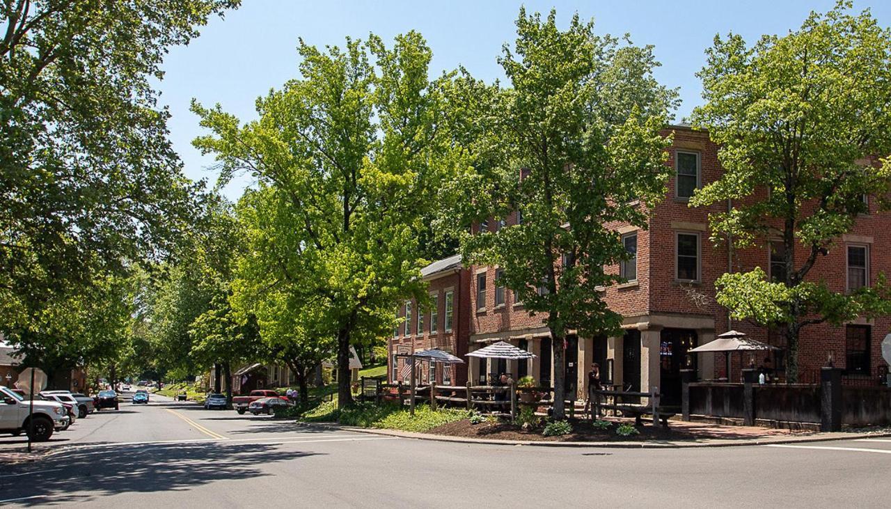 Country Squire Inn And Suites Coshocton Екстериор снимка
