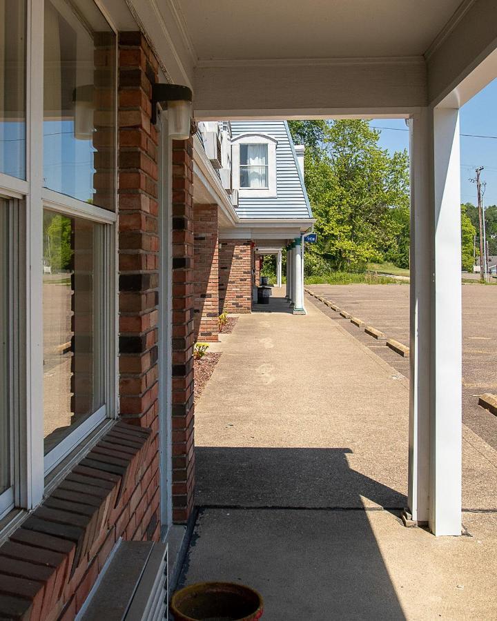 Country Squire Inn And Suites Coshocton Екстериор снимка