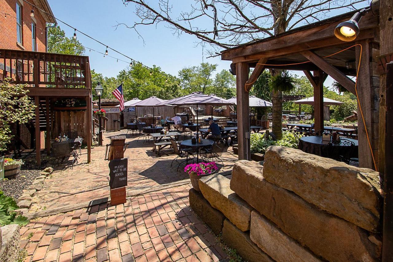 Country Squire Inn And Suites Coshocton Екстериор снимка