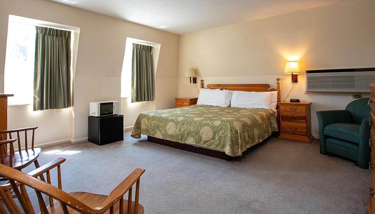 Country Squire Inn And Suites Coshocton Екстериор снимка